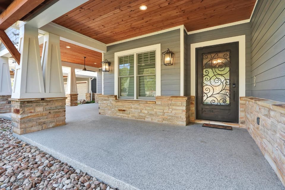 Tres A Lake Retreat House in Canyon Lake