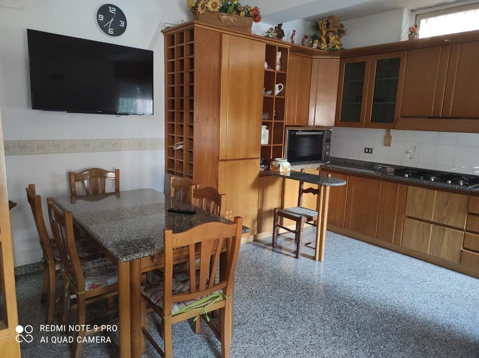 TV and multimedia, Dining area, kitchen