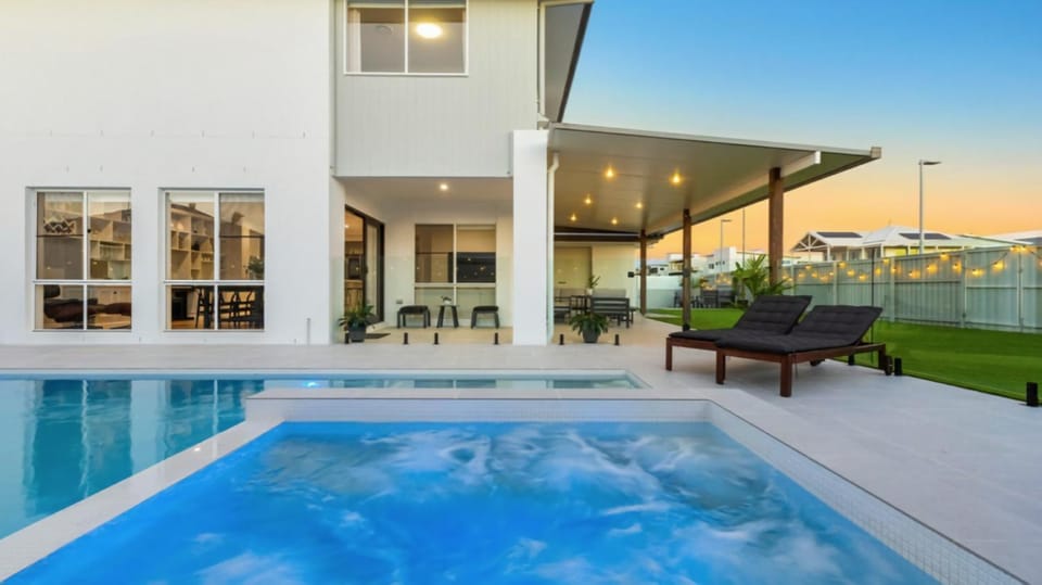 Putt Putt - Pool Slide - 100m to Beach - Ultimate Family Entertainer House in Kingscliff