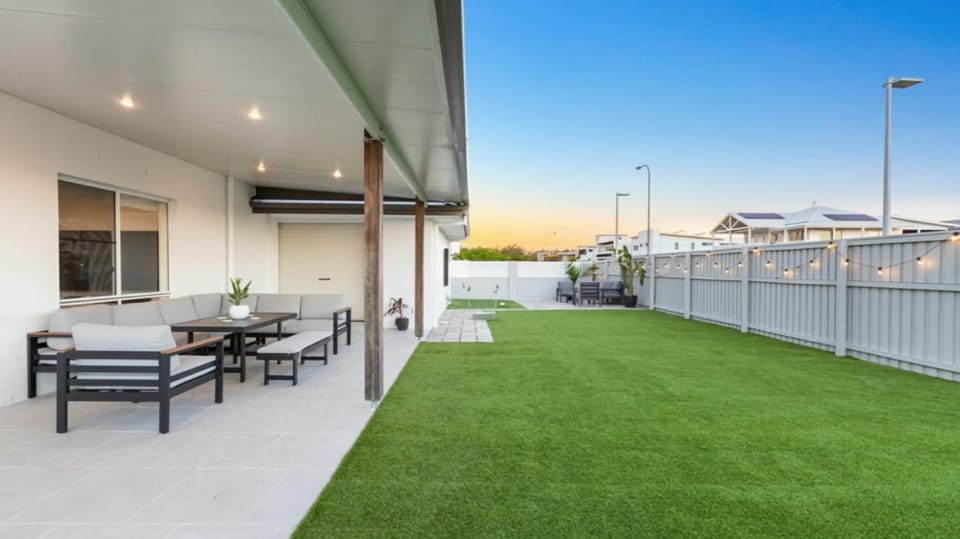 Putt Putt - Pool Slide - 100m to Beach - Ultimate Family Entertainer House in Kingscliff
