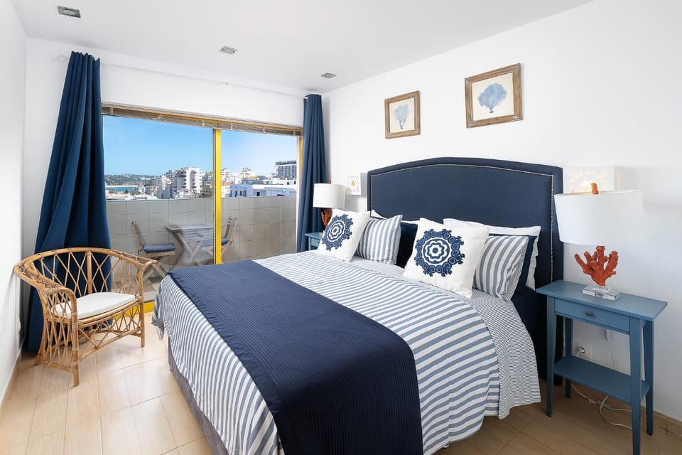 Bright Apt Marina View Steps to Beach Apartment in Portimao
