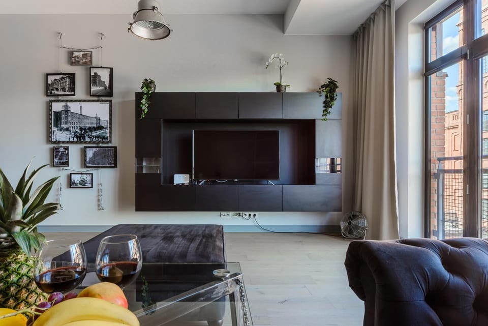 TV and multimedia, Seating area