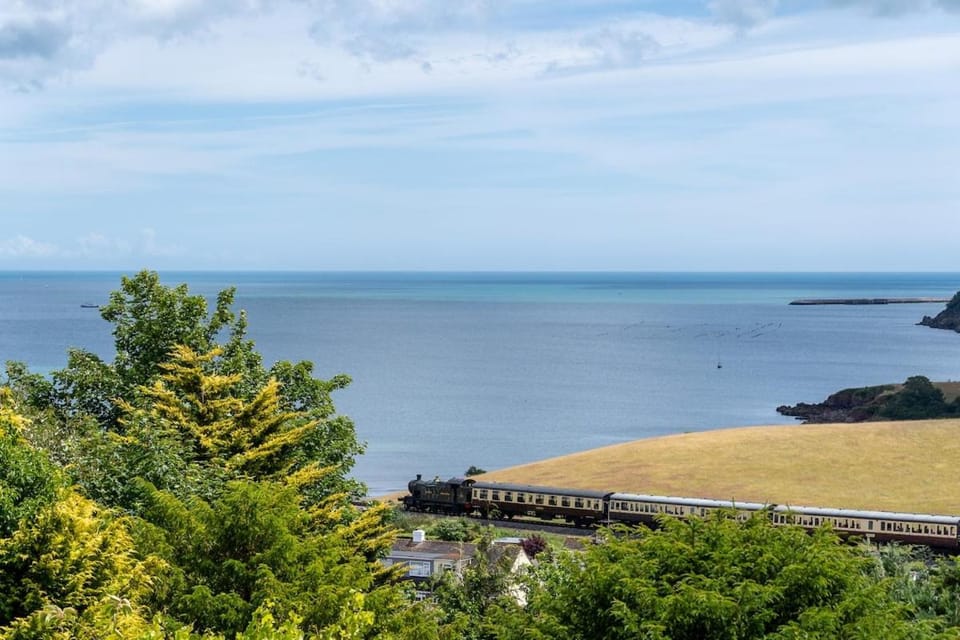 The Spinney - Spectacular views over the bay and close to beach with parking House in Paignton