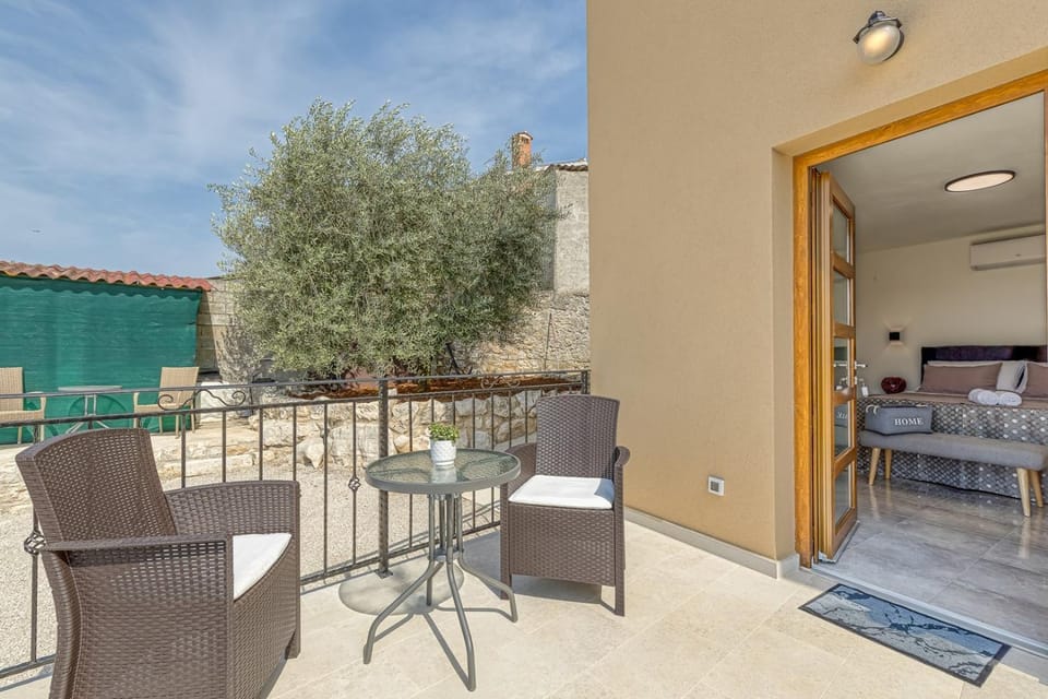 Patio, Balcony/Terrace