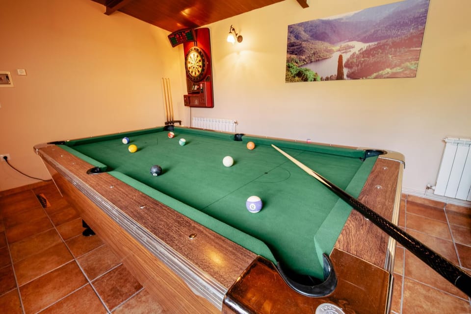 Toilet, Billiard, Darts, Game Room, Garden, TV and multimedia, Living room, Garden view