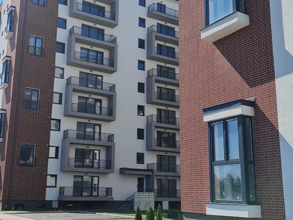 Property building, Day