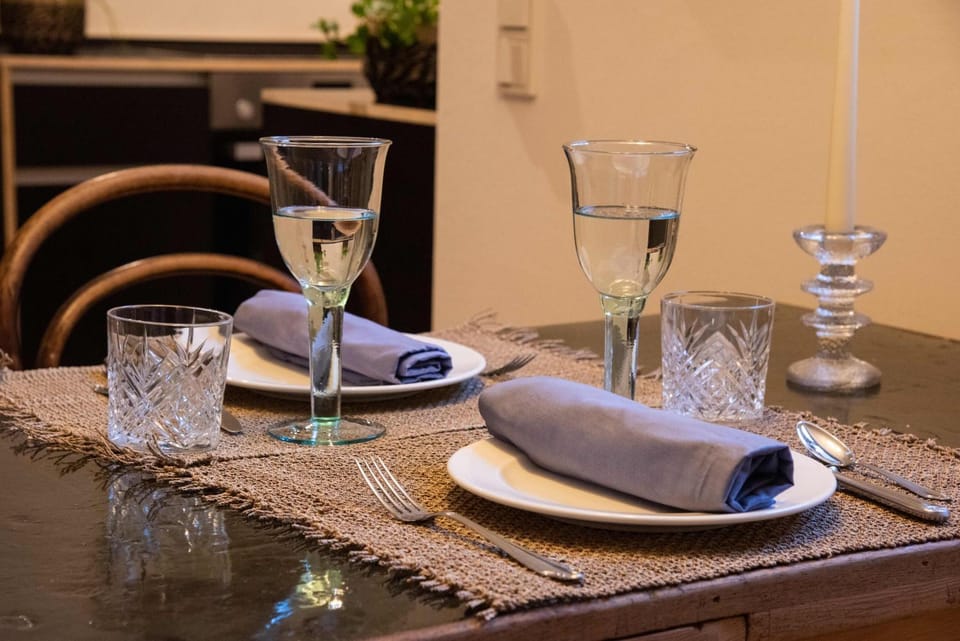 Seating area, Dining area