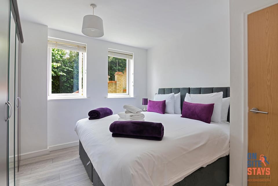 Bed, Photo of the whole room, Bedroom, towels, wardrobe