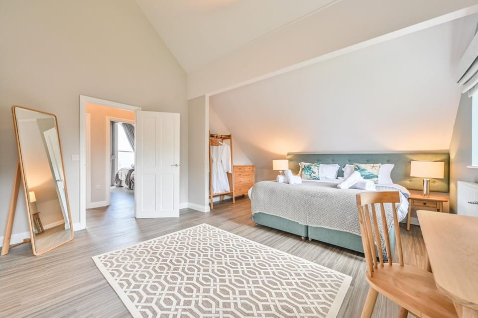 Bed, Other, Photo of the whole room, Bedroom, wardrobe