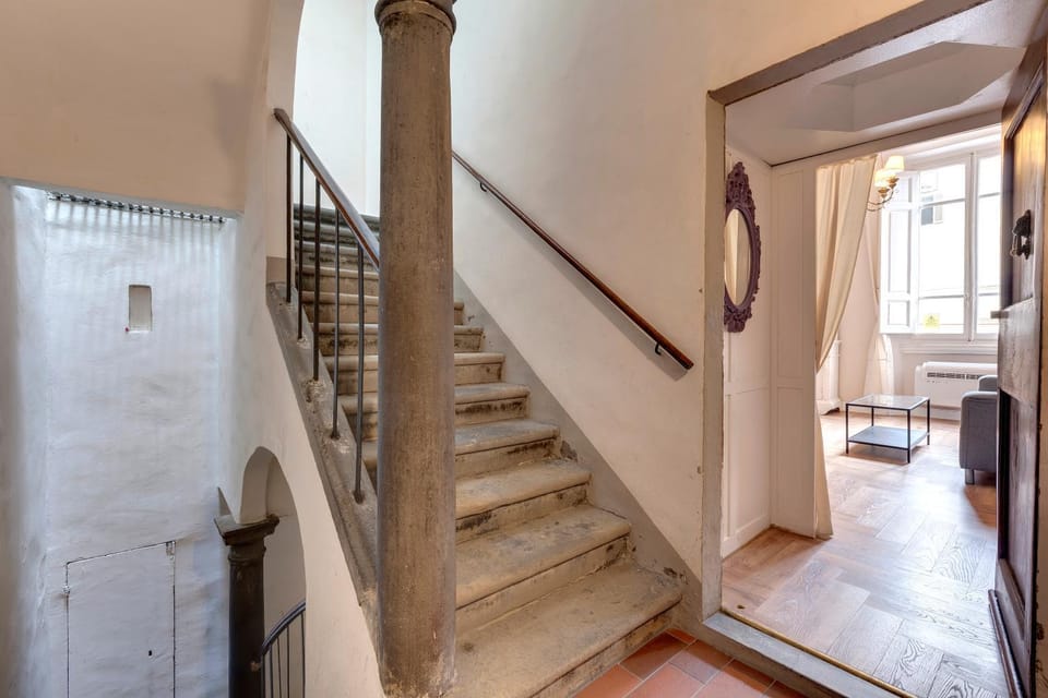 Ginori 3P Apartment in Florence