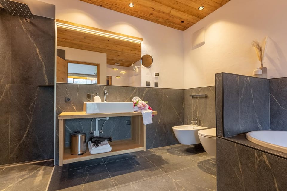 Bathroom, Living room