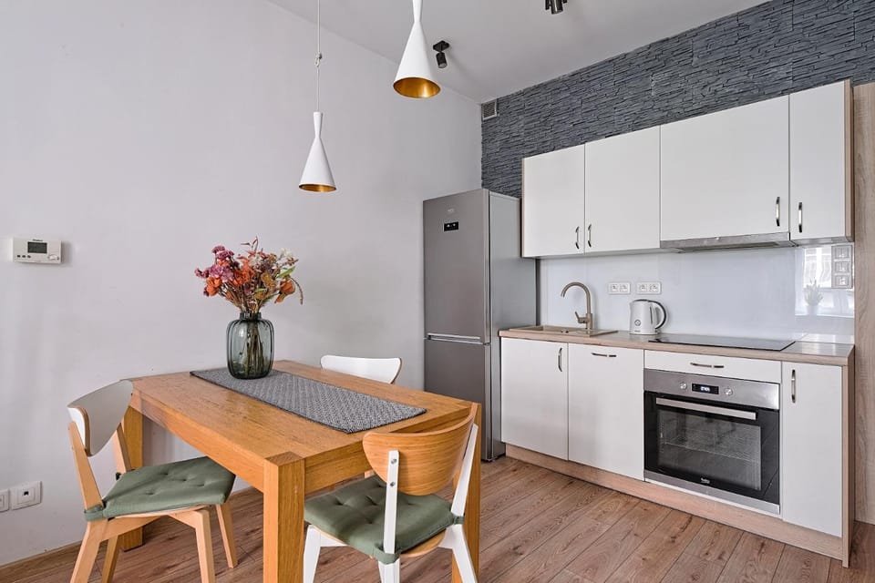 Dining area, dishwasher, oven