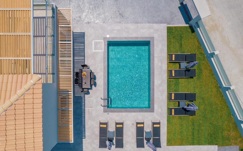 Day, Garden, Pool view, Swimming pool, sunbed