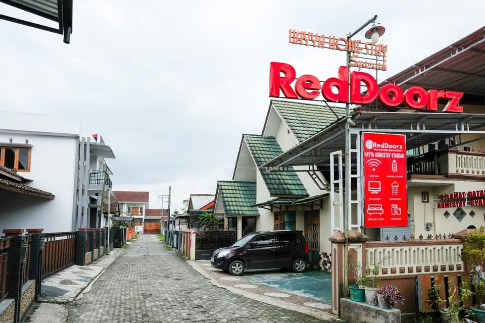 Facade/entrance