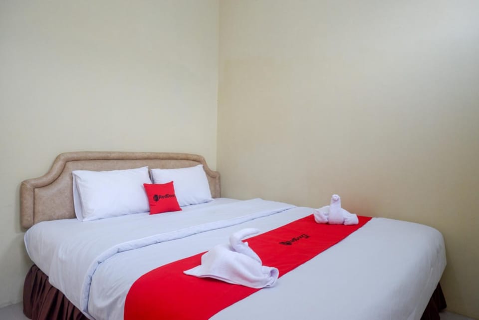 RedDoorz Syariah near Terminal Mendolo Wonosobo 2 Hotel in Indonesia