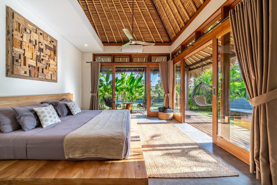Bed, Photo of the whole room, Bedroom, air conditioner