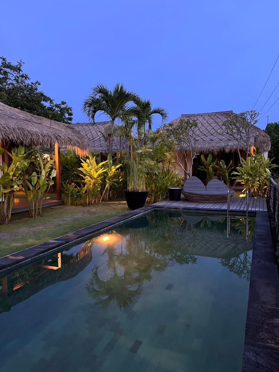 Property building, Garden, Swimming pool