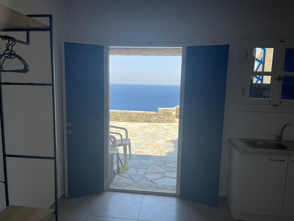 Panorama of seladi Bed and Breakfast in Milos