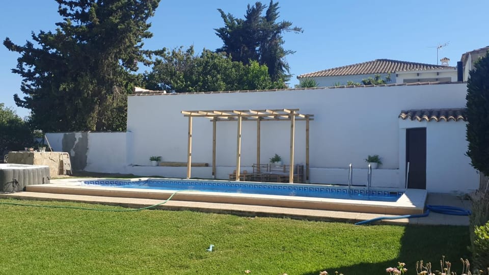 Garden, Swimming pool