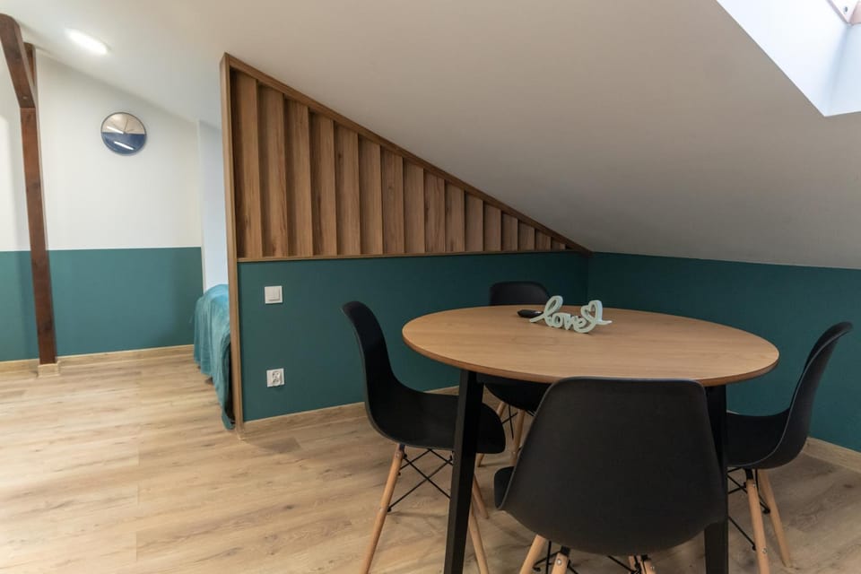 Uroczy, przytulny apartament poddasze Apartment hotel in Masovian Voivodeship
