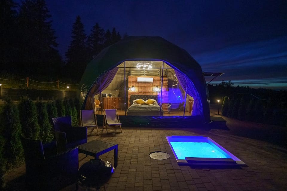 Property building, Hot Tub