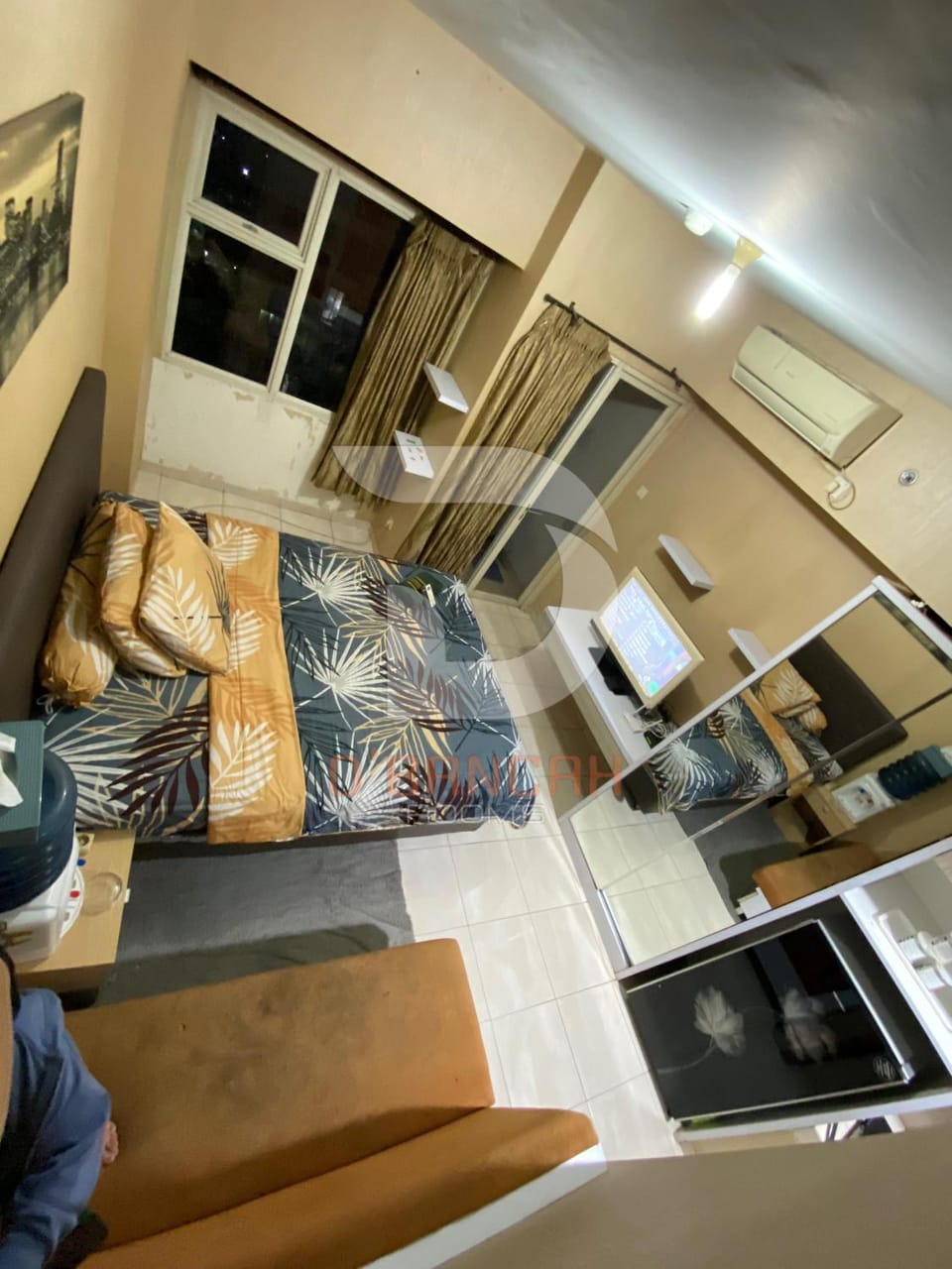 Bed, TV and multimedia, Living room, Bedroom