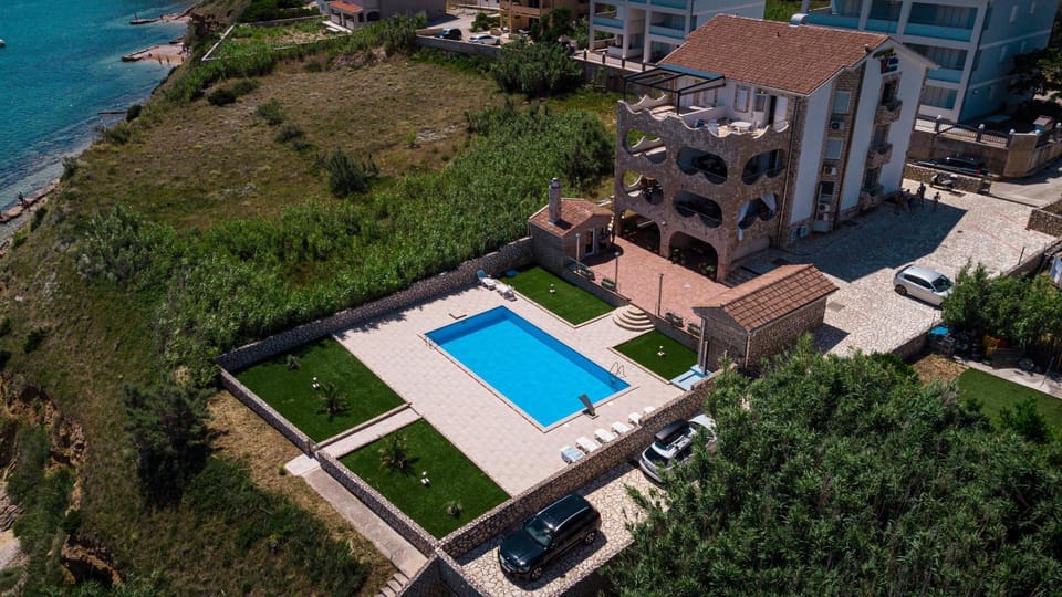 Natural landscape, Pool view
