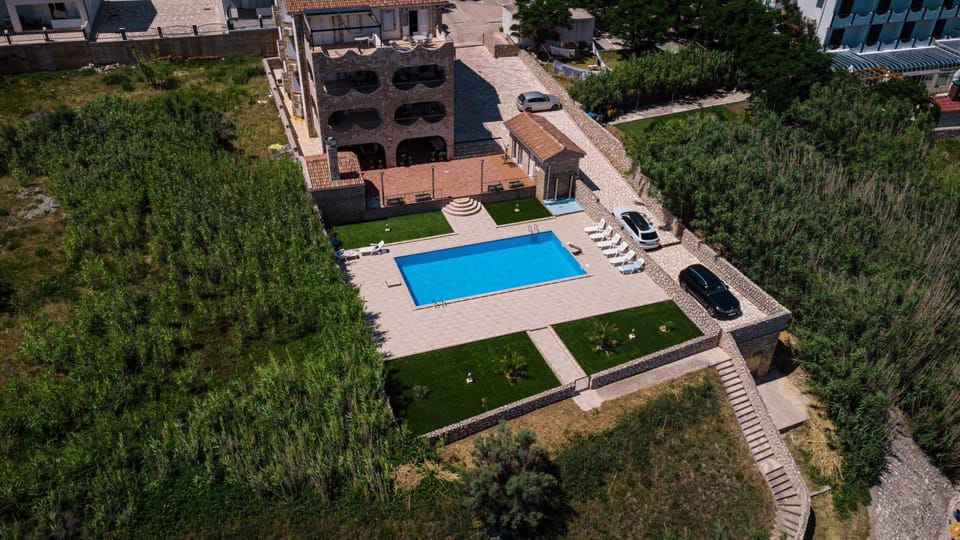 Property building, Bird's eye view