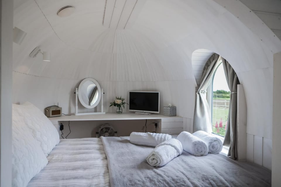 “Whitekirk” Rock & Castle Escapes Farm Stay in Scotland