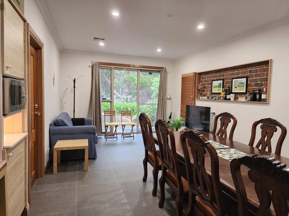 Living room, Dining area