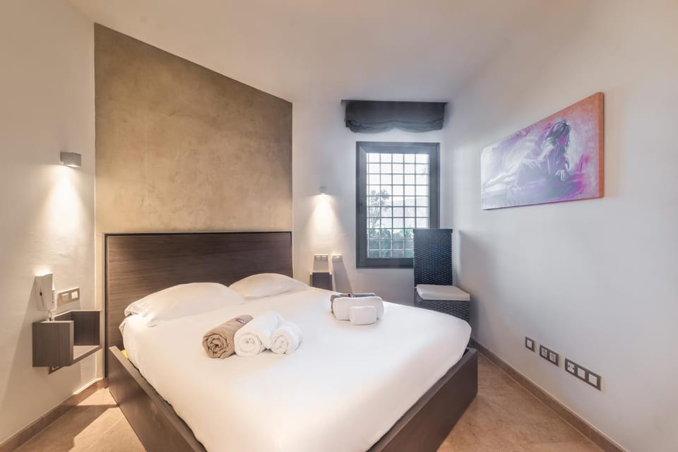 Bed, Bedroom