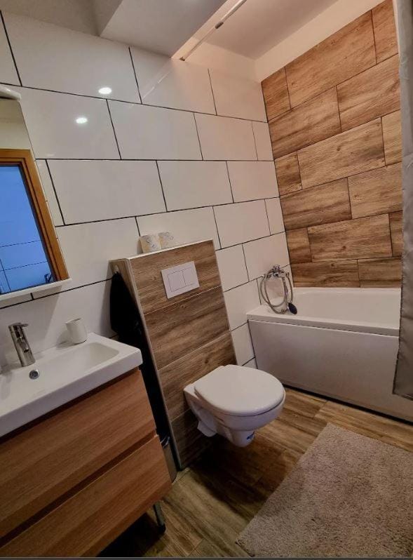 Toilet, Bathroom, Bath