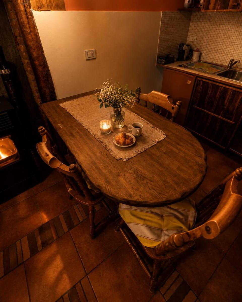 Kitchen or kitchenette, Living room, Seating area, Dining area, Breakfast, kitchen, kitchen