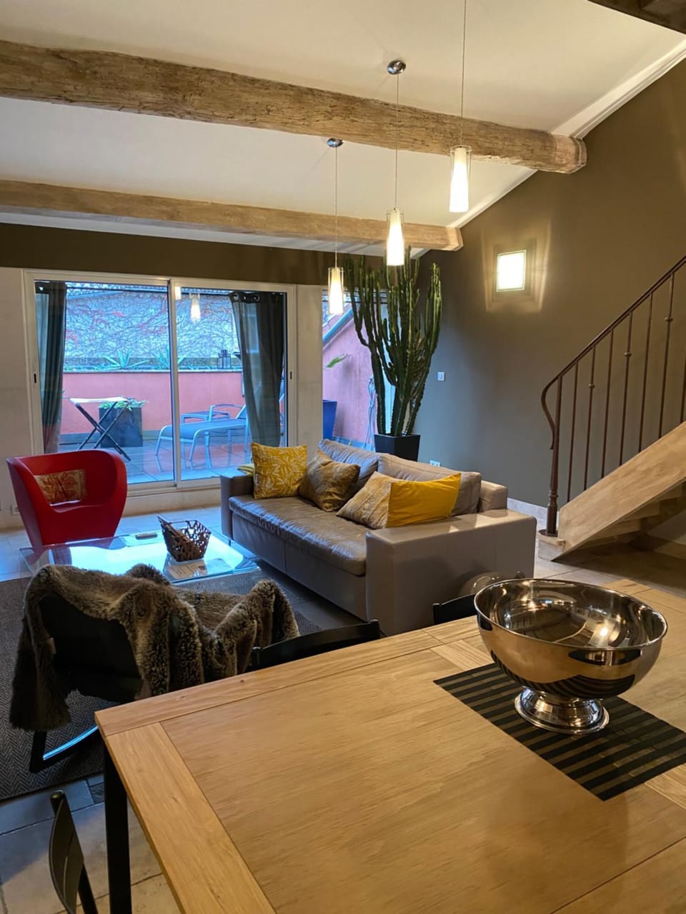 Living room, Seating area, Dining area