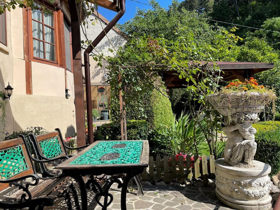 Quiet house Brasov Bed and Breakfast in Brasov