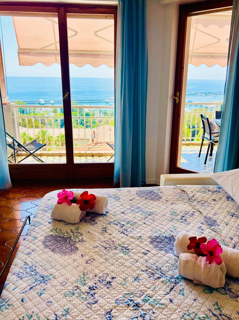 Bilocale VISTA MARE e Parcheggio privato Apartment in Sanremo