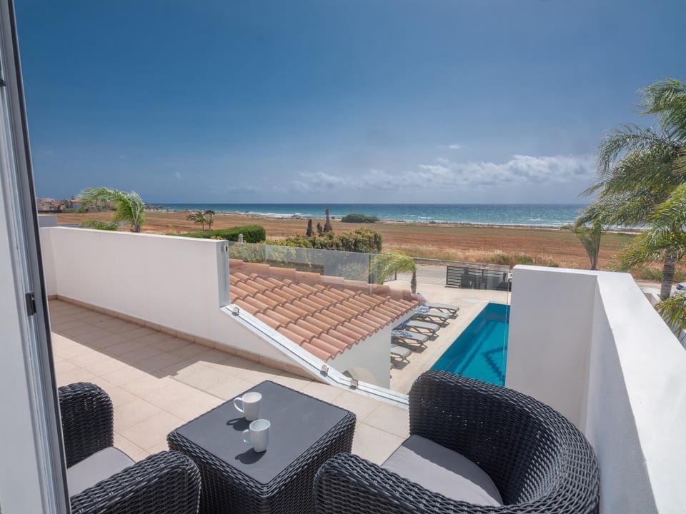 Balcony/Terrace, Sea view, Swimming pool