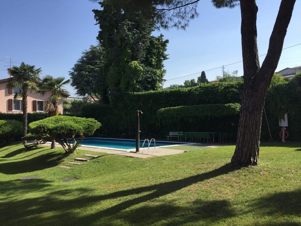 Garden, Swimming pool, Swimming pool