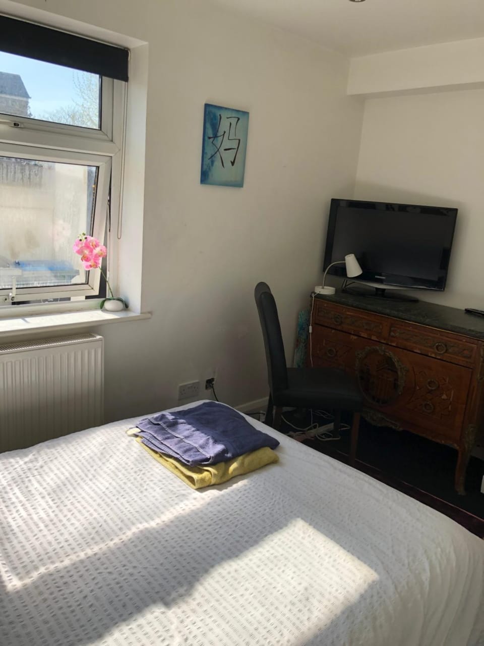 Room and private bathroom in the Whitehouse Vacation rental in London