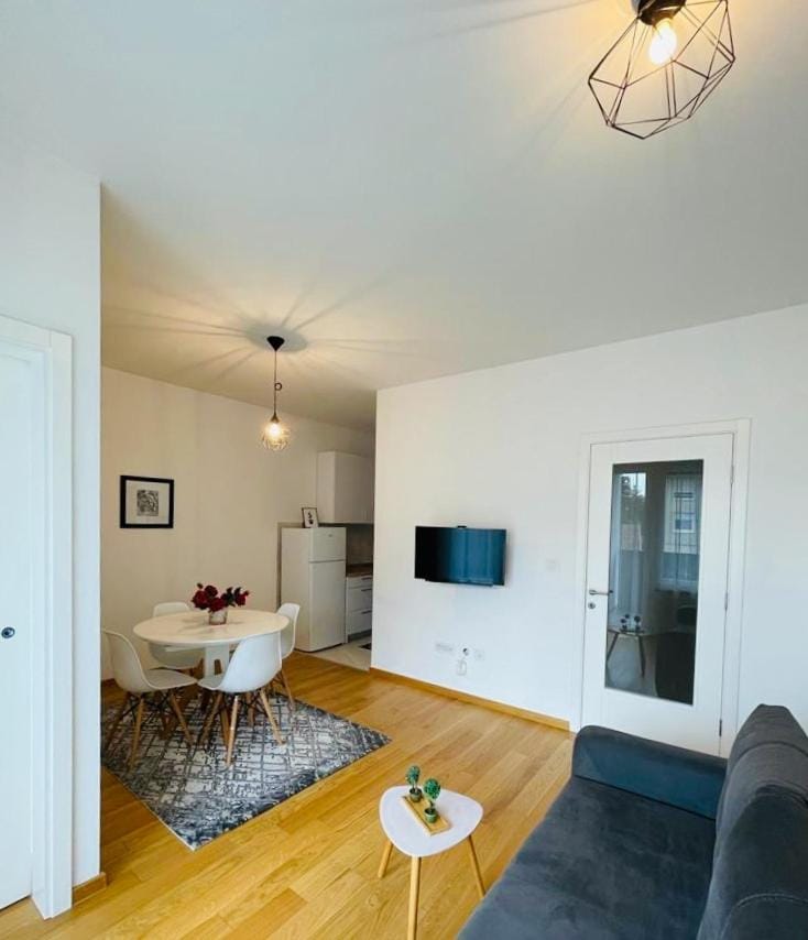 TV and multimedia, Living room, Dining area