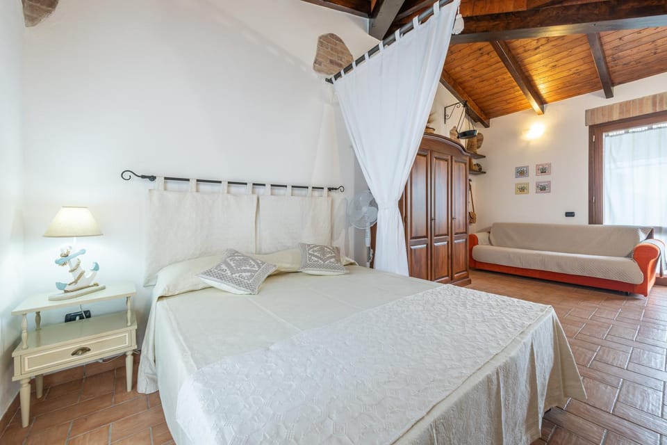Property building, Living room, Bedroom