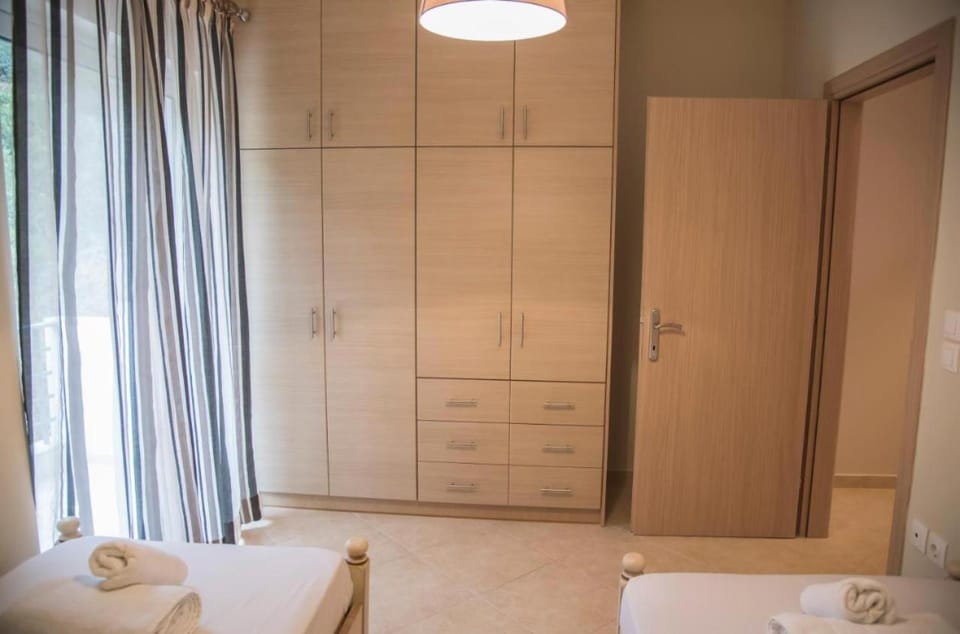 House Vraсhos-Loutsa Apartment in Peloponnese, Western Greece and the Ionian