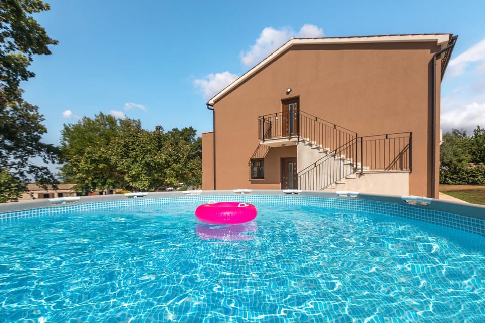Swimming pool, Swimming pool