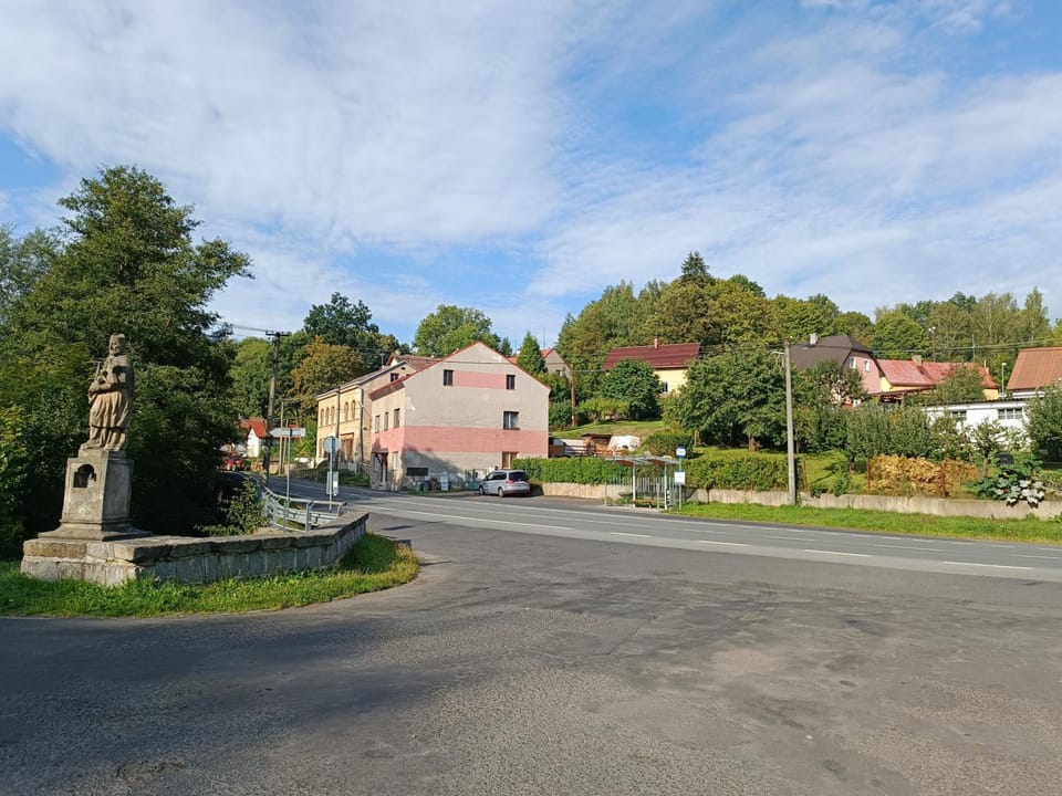 Property building, Facade/entrance, Neighbourhood, Parking