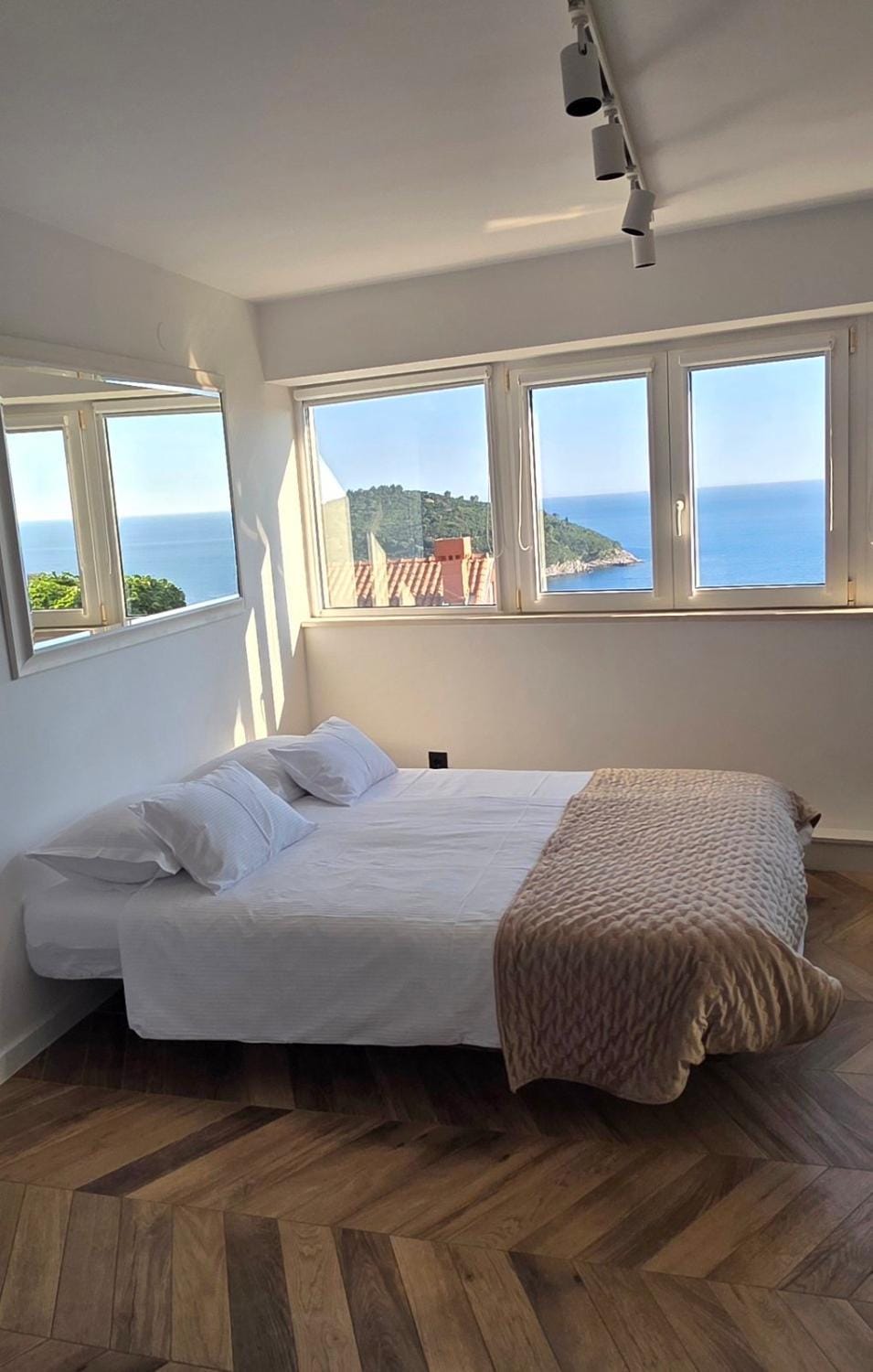 BEAUTIFUL APARTMENT,AMAZING VIEW,parking! Apartment in Dubrovnik
