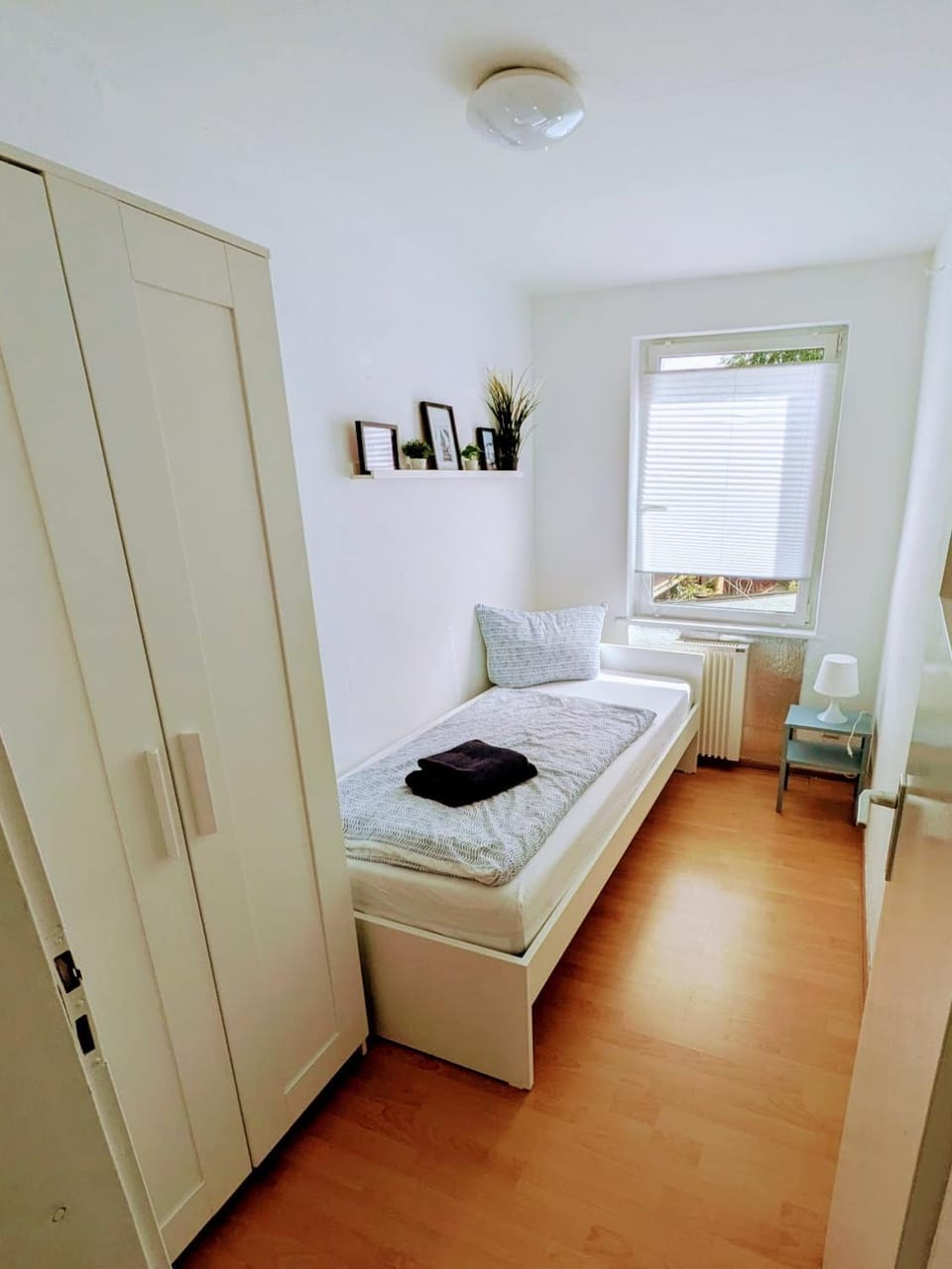 Bed, Photo of the whole room, Bedroom, towels, wardrobe