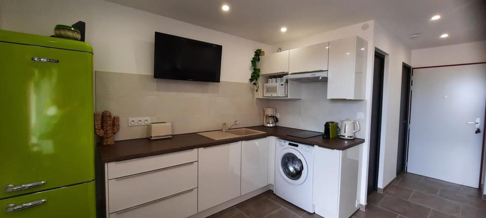 Charmant Studio Sète cosy Refait à neuf Parking Plage à pied Apartment in Occitanie