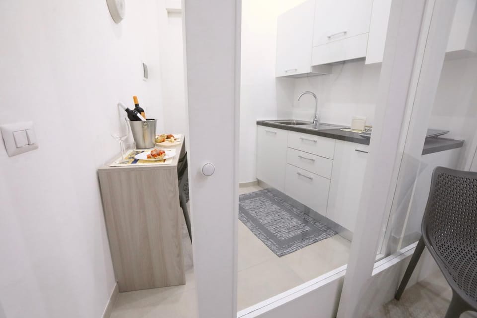 Kitchen or kitchenette, Food and drinks, Food