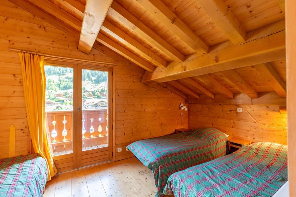 Quiet with mountain view sleeps 6 Apartment in La Clusaz