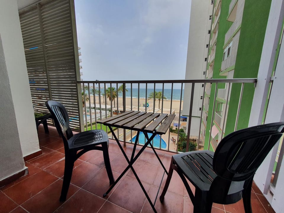 Natural landscape, View (from property/room), Balcony/Terrace, Living room, Dining area, Beach, Sea view